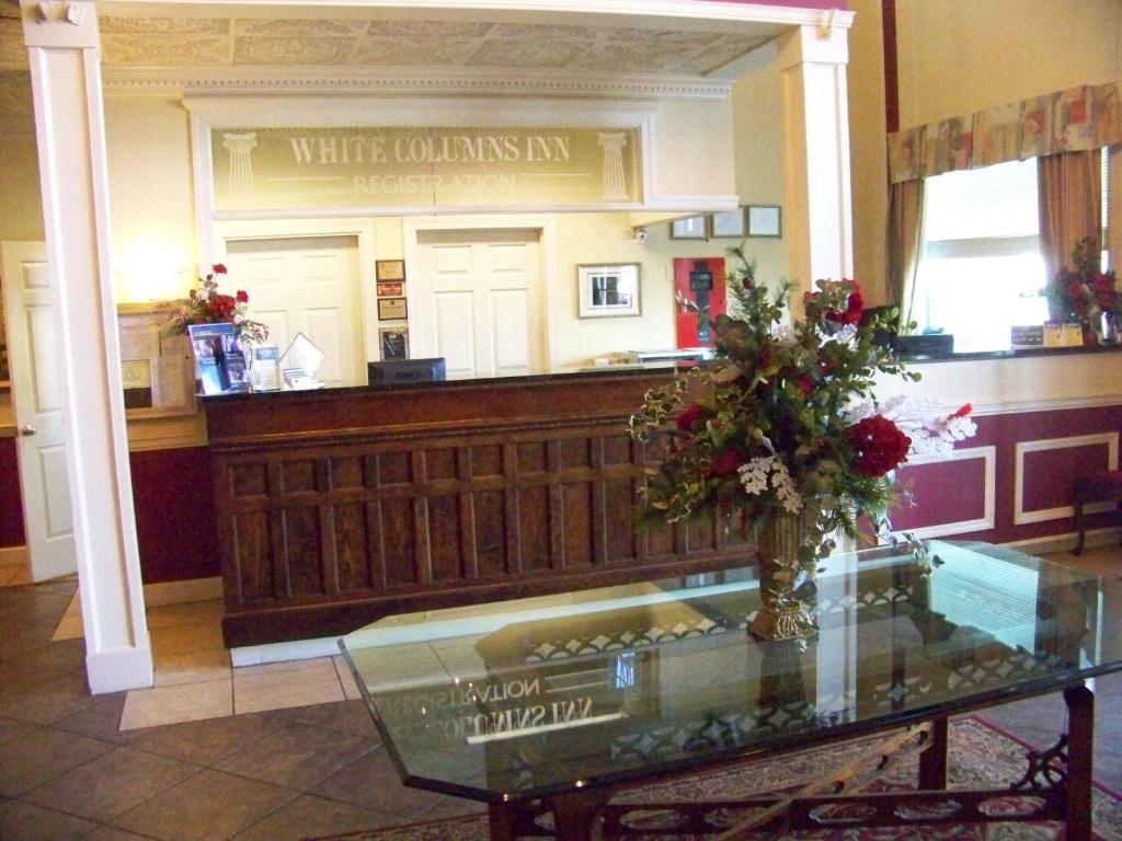 White Columns Inn Thomson Eksteriør billede